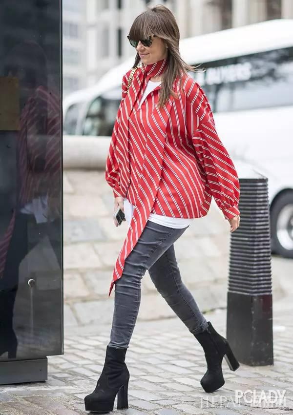 欧美潮人街拍 暖姜黄大衣最耀眼!