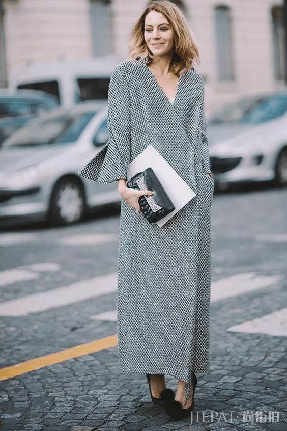 时尚博主都穿什么？这5件单品是她们衣橱的常备款！