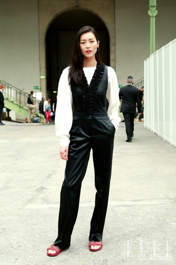 刘雯杨紫这样穿衬衫！下半年最火穿法学起来