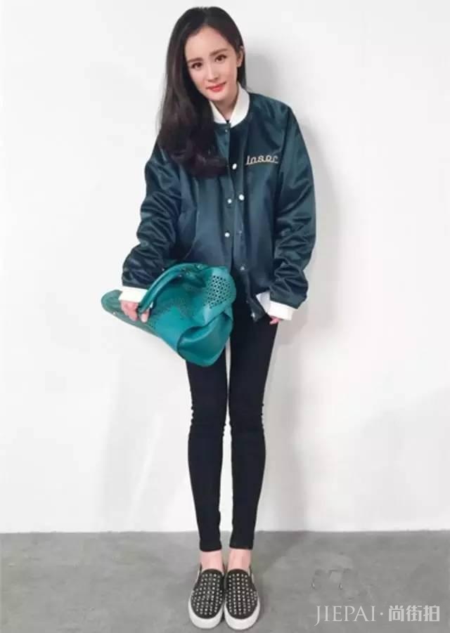 今年初秋最流行两个颜色,你的衣服里面有吗?