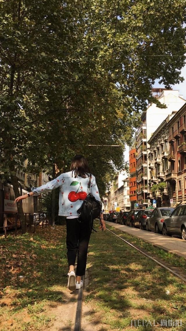 她们相差17厘米,周迅街拍穿裤完全不输超模刘雯!