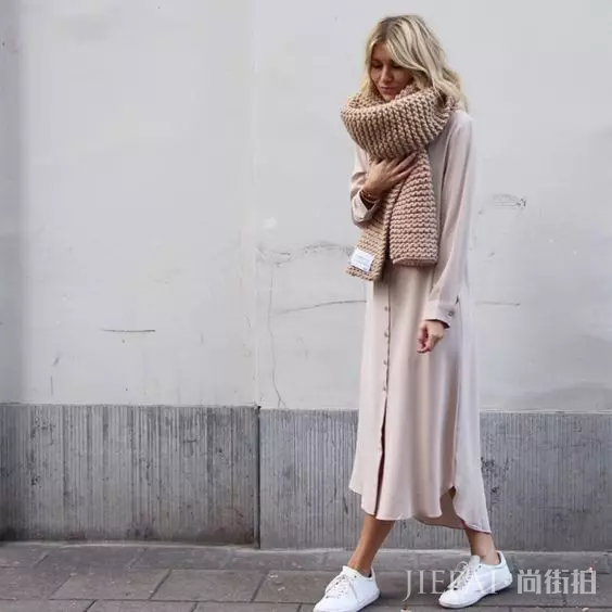时尚博主都穿什么?这5件单品是她们衣橱的常备款!