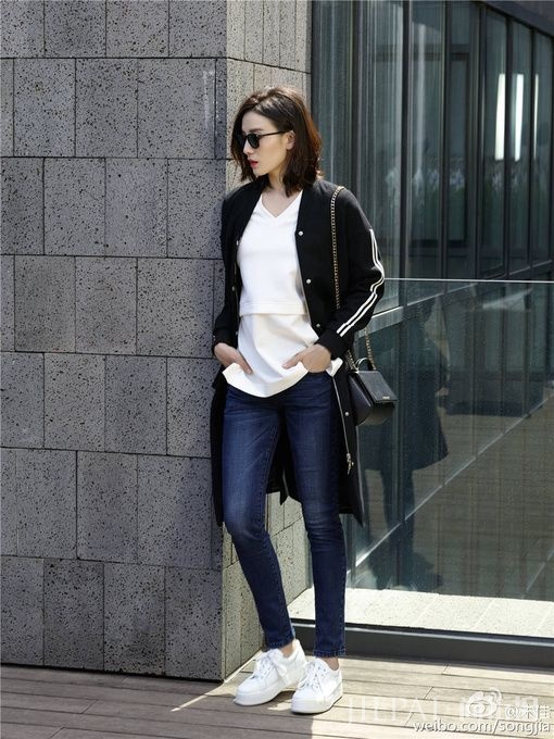 小宋佳街拍 肤白、貌美、长腿！