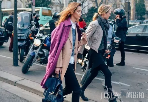 除了黑白灰,今年秋冬最in色彩你一定要了解!