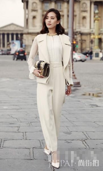 刘诗诗真的是行走的衣架,撞衫宋佳毫无压力!