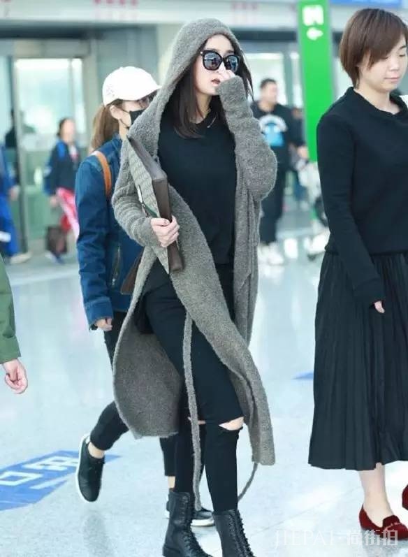杨幂街拍 简直是毛衣时尚穿搭的衣架!