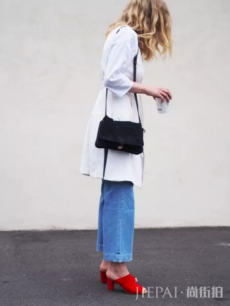 博主“私房牛仔裤”街拍 买到完美牛仔裤堪比找 Soul Mate!