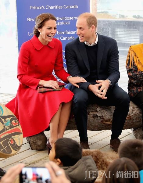 凯特王妃街拍 知性大方得体 衣品很好