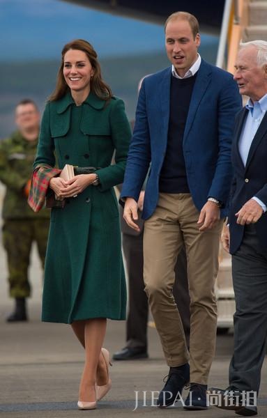 凯特王妃街拍 知性大方得体 衣品很好