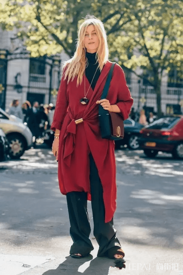 除了黑白灰,今年秋冬最in色彩你一定要了解!