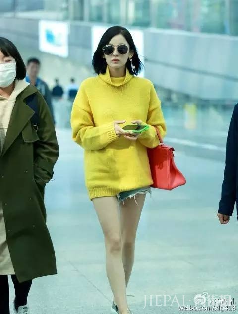 杨幂街拍 简直是毛衣时尚穿搭的衣架!