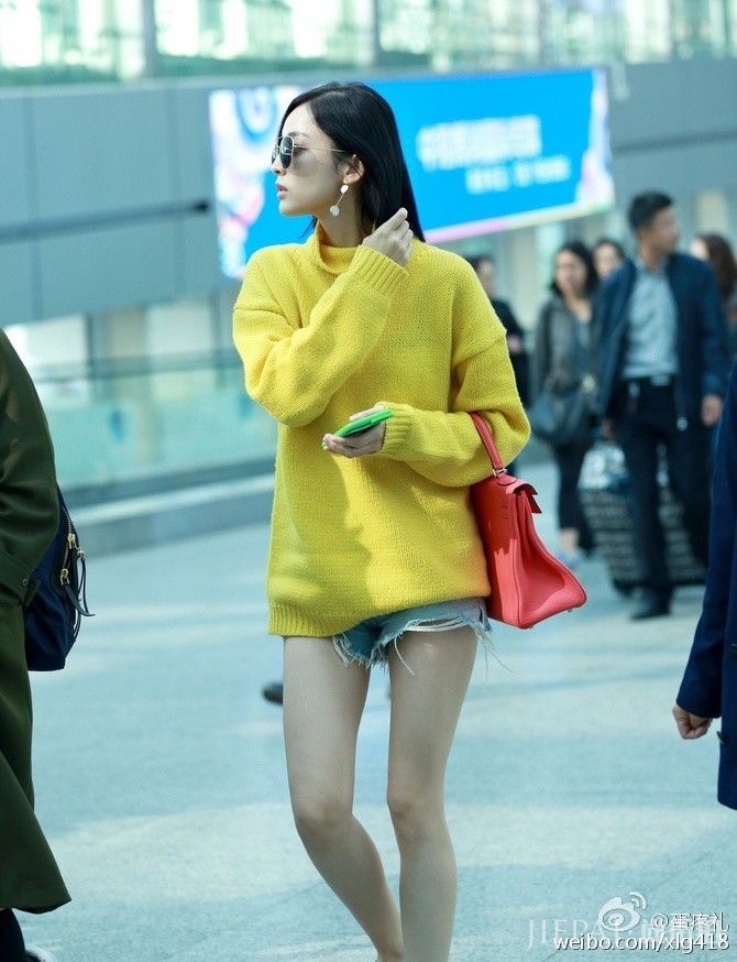 杨幂街拍 简直是毛衣时尚穿搭的衣架!