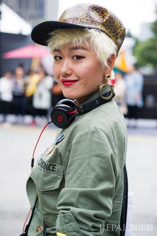 上海的年轻人们，街拍都流行这样穿！