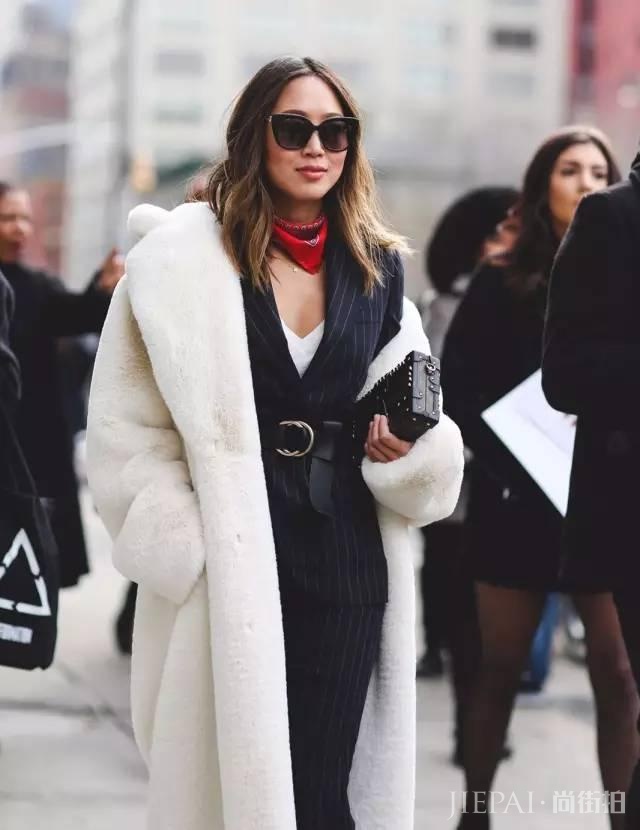 欧美街拍 一招搞定丝巾的所有搭配