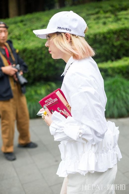 上海的年轻人们，街拍都流行这样穿！