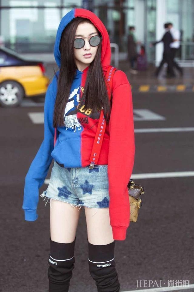 撞鞋啦!张天爱远远的把袁姗姗甩在后面!真心美哭你!