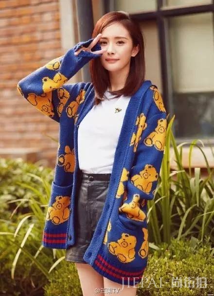 杨幂街拍 简直是毛衣时尚穿搭的衣架!