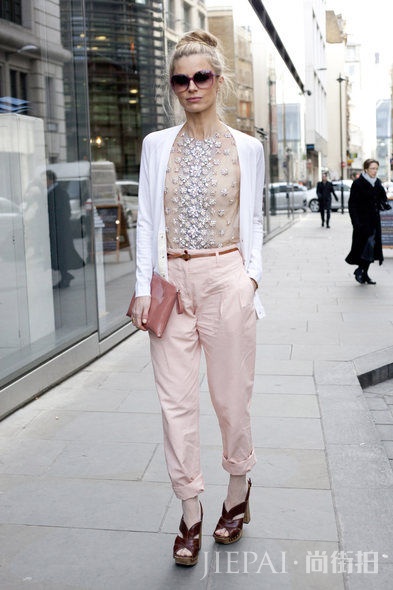 欧美街拍 看潮人恶劣天气下的时髦造型细节