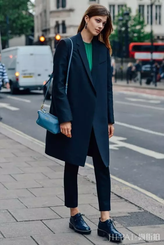 梨形、苹果型身材分别该穿什么样的大衣？对号入座不出错！