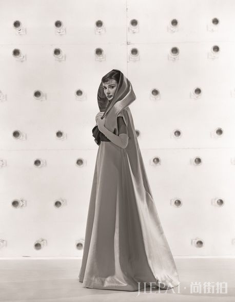 奥黛丽·赫本绝密照片曝光，超美！