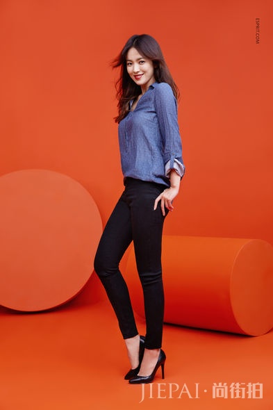 「Song Style」！宋慧乔时尚演绎都市女性造型