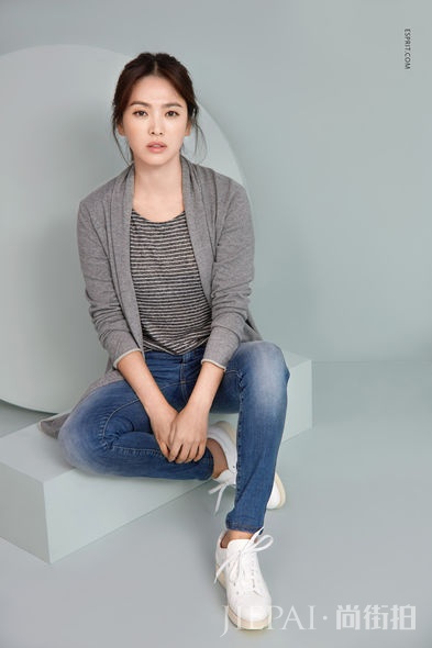 「Song Style」！宋慧乔时尚演绎都市女性造型