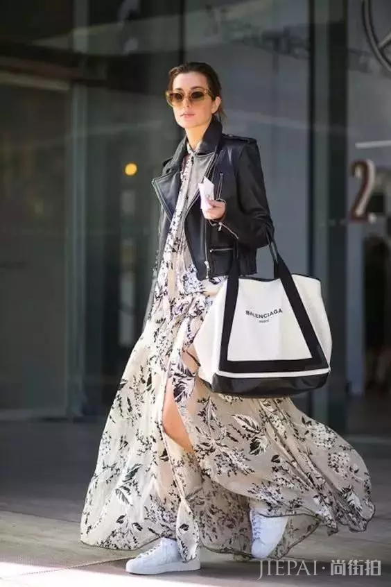 欧美街拍 皮衣和连衣裙这样搭起来才好看