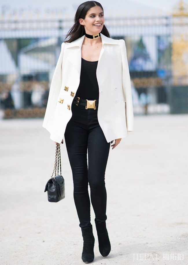 秋冬气势火力全开：个性靴款必学搭配法则