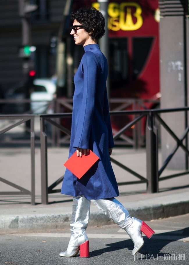 秋冬气势火力全开：个性靴款必学搭配法则