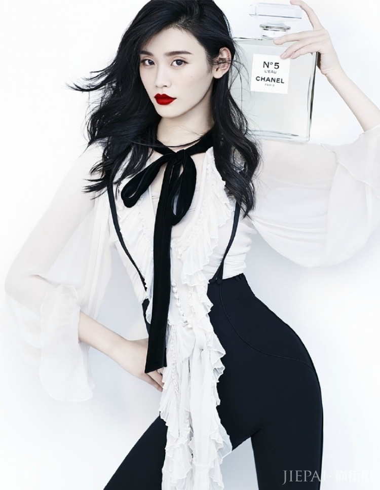 奚梦瑶的红唇大片，超模的大片就是这个范儿！