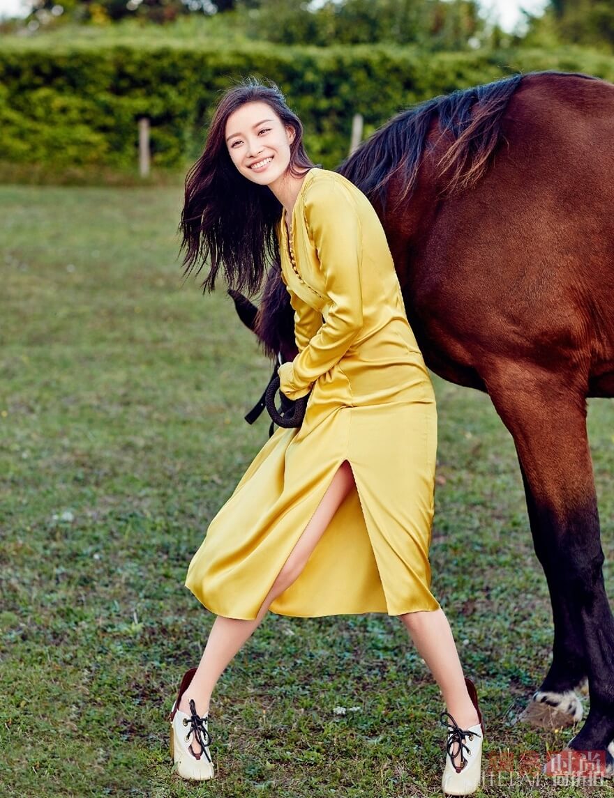 倪妮登杂志封面 元气满满的少女妮