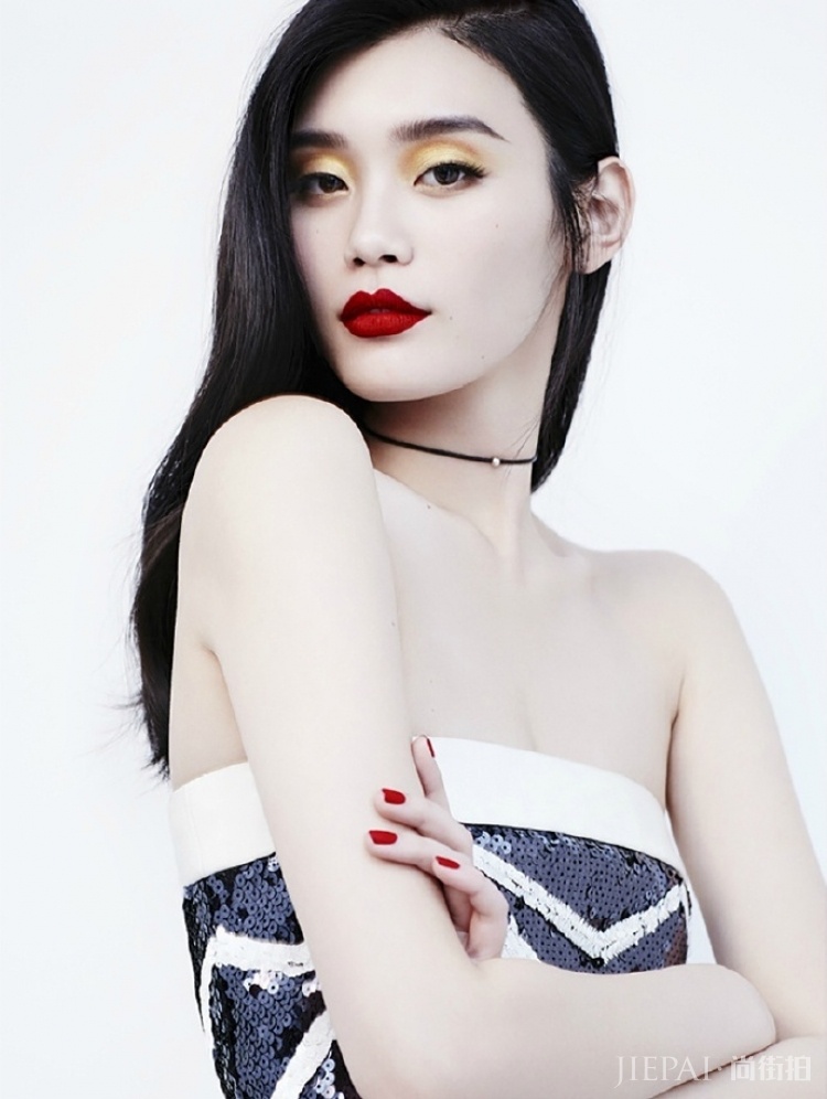 奚梦瑶的红唇大片，超模的大片就是这个范儿！