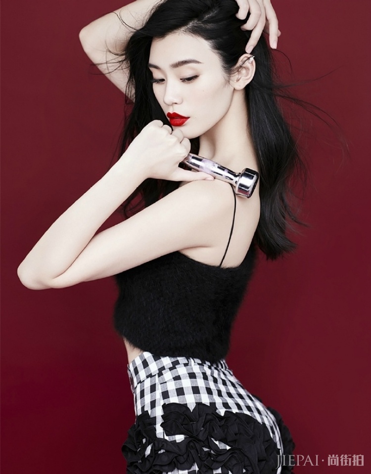 奚梦瑶的红唇大片，超模的大片就是这个范儿！