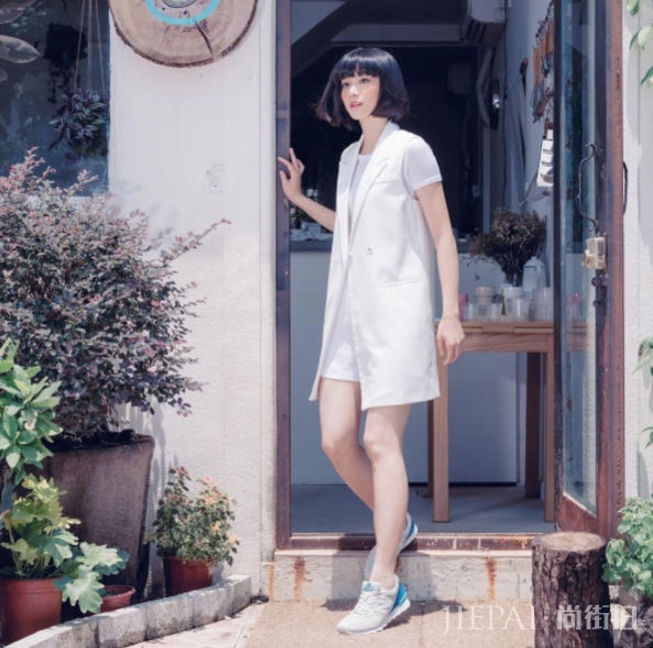 文青女神穿搭参考！看Angela Yuen清纯气质造型