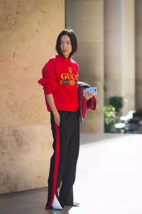 身高不是限制 看欧美不足160cm潮女街拍可以这样美