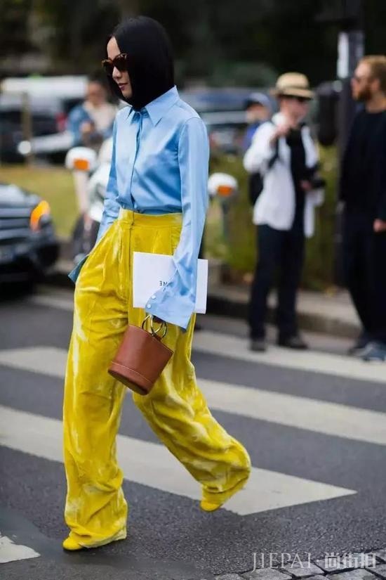 身高不是限制 看欧美不足160cm潮女街拍可以这样美