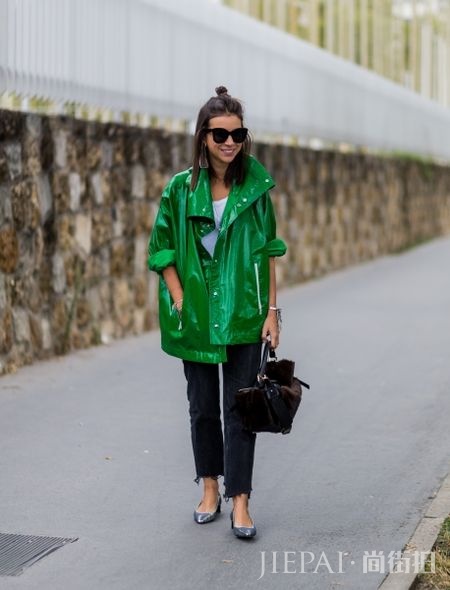 Pantone 2017代表色：森林绿色清新街拍灵感