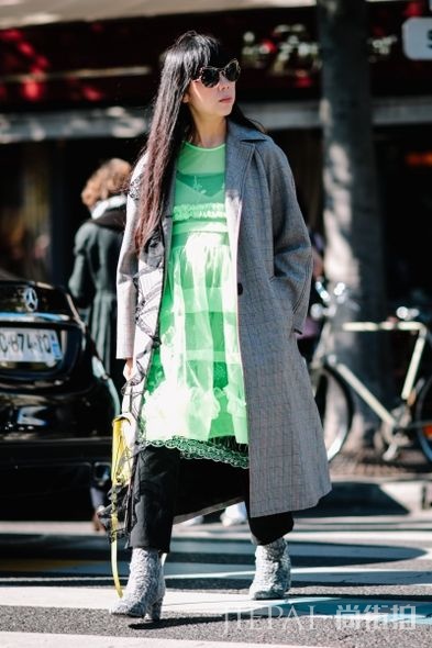 Pantone 2017代表色：森林绿色清新街拍灵感