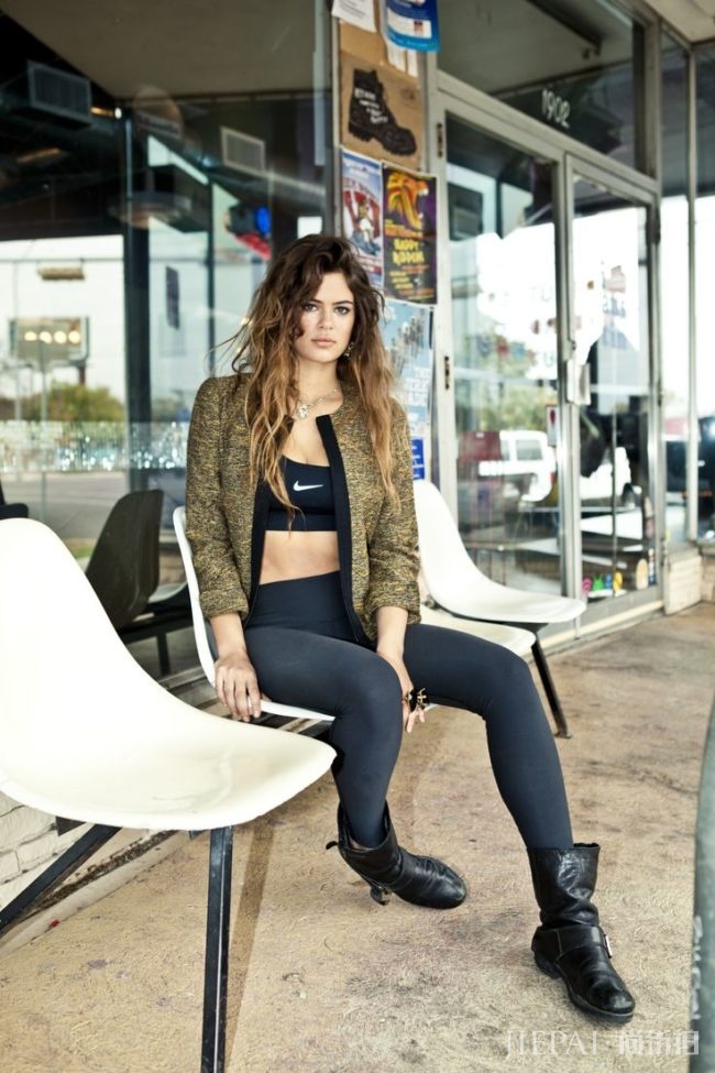 时髦的运动内衣外穿，俨然已经成为街头新趋势