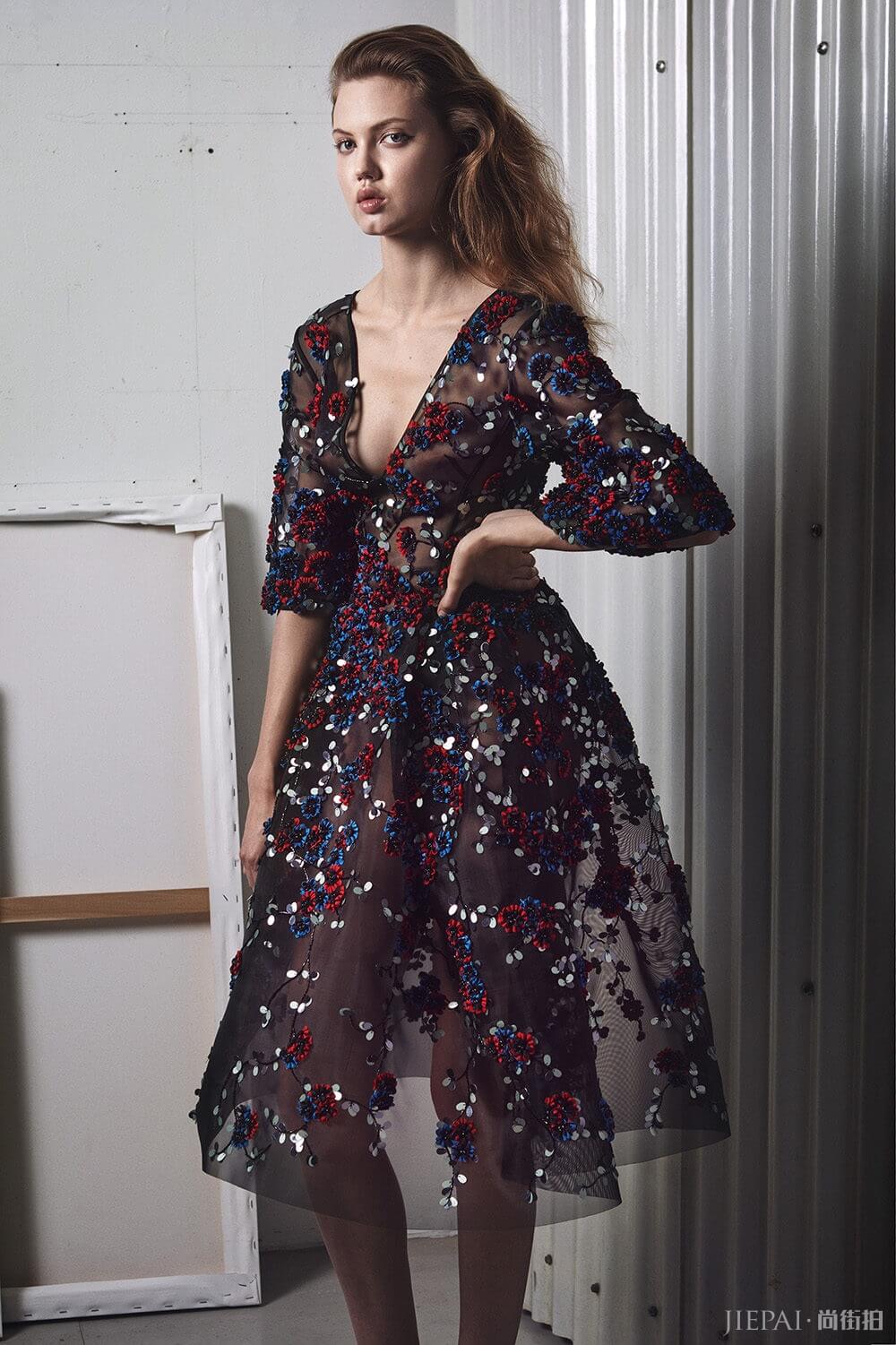 2017秋冬时装周系列报导:Zac Posen 摩登优雅的绝美工艺,超模云集同庆品牌15周年