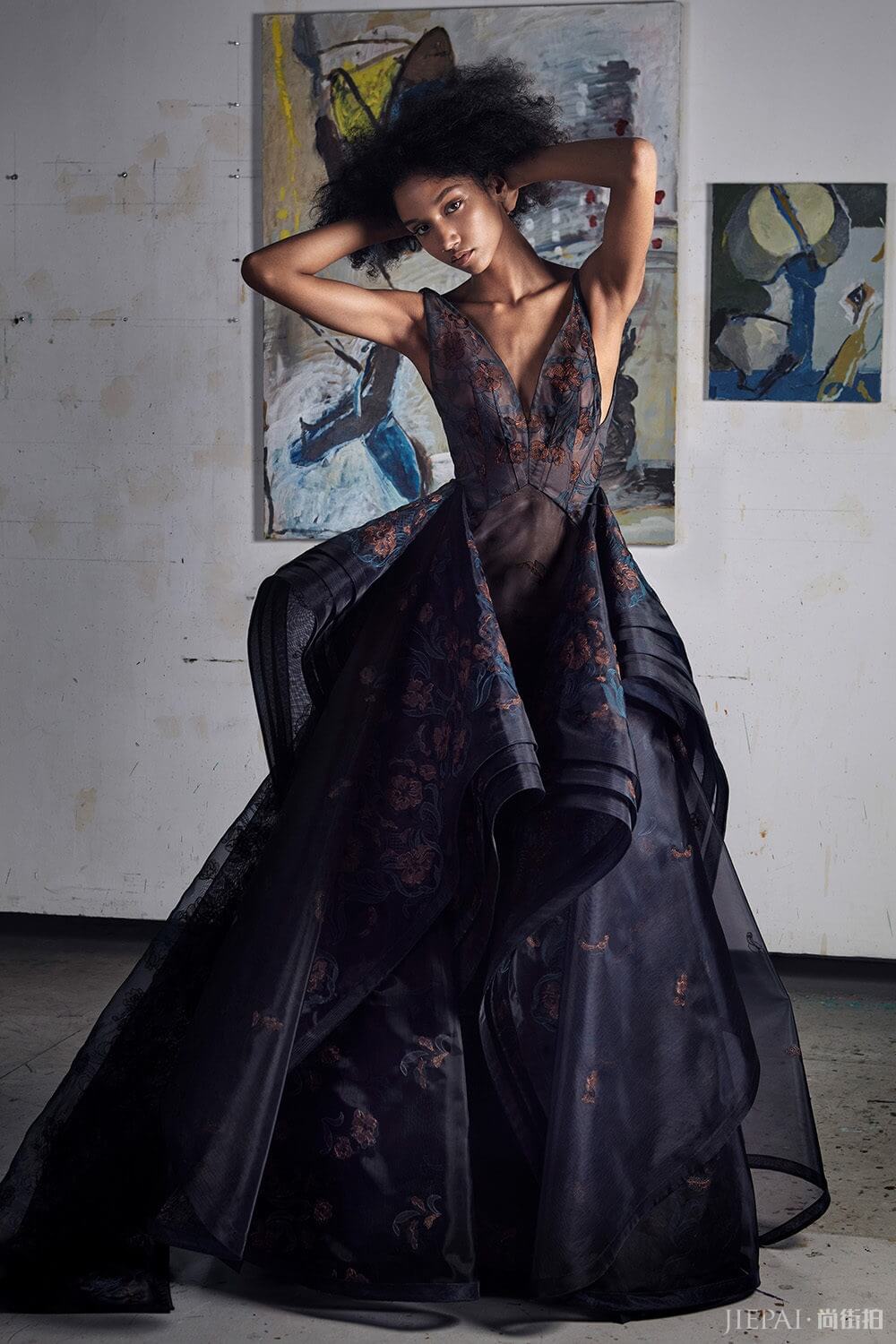 2017秋冬时装周系列报导:Zac Posen 摩登优雅的绝美工艺,超模云集同庆品牌15周年