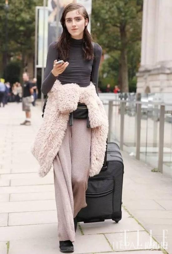 欧美街拍 针织裤搭出时尚STYLE