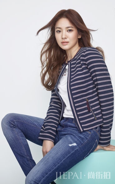 上班及周末都适合：宋慧乔传授春日穿搭技巧