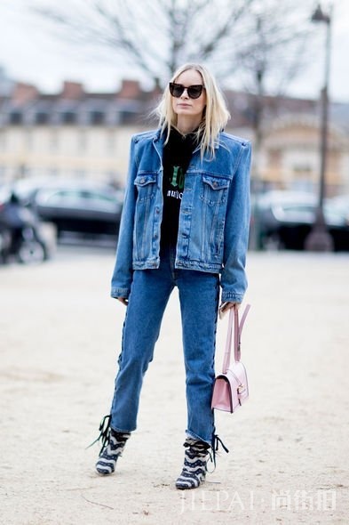 Paris-Str-RF17-4034_img_885_590
