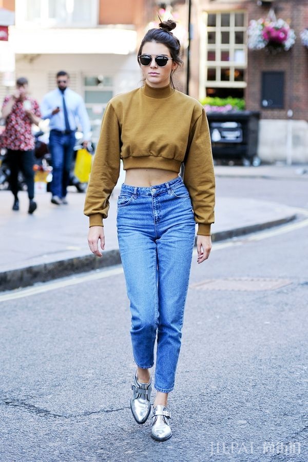 thefemin-fashion-bloggerlevi-s-mom-jean-14
