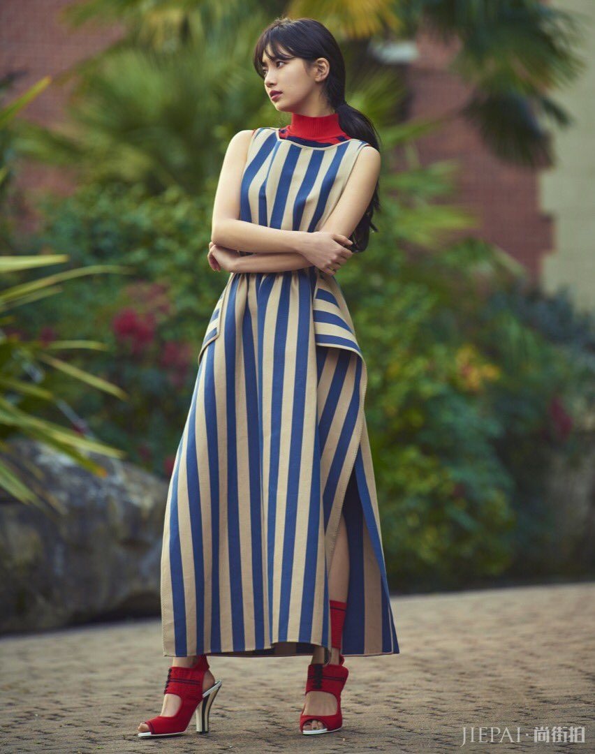 秀智登韩版《InStyle》4月号封面，谈歌手跨足演员的艰辛历程