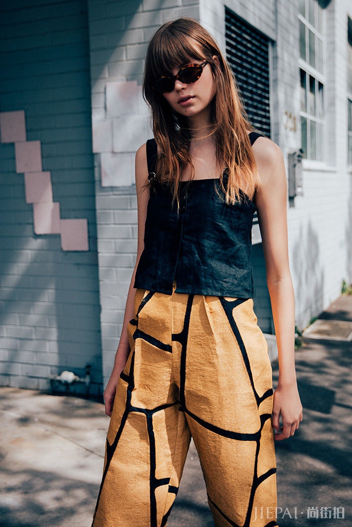 墨尔本街头大学生穿搭，满是复古混搭的创意风格