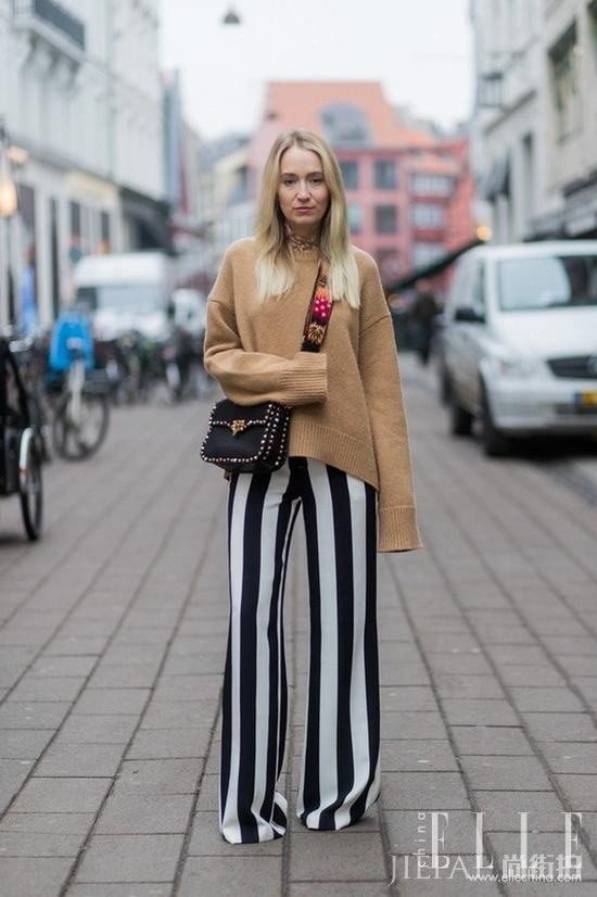 潮人街拍示范 “拖地”阔腿裤 穿出2米大长腿