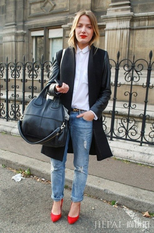 法国女生街拍 利用质感单品演绎优雅时髦牛仔裤穿搭