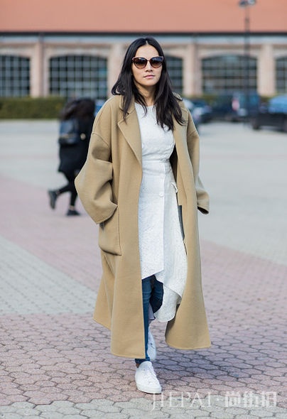 解决连身裙走光问题:11个时尚达人教你「裙裤叠穿法」